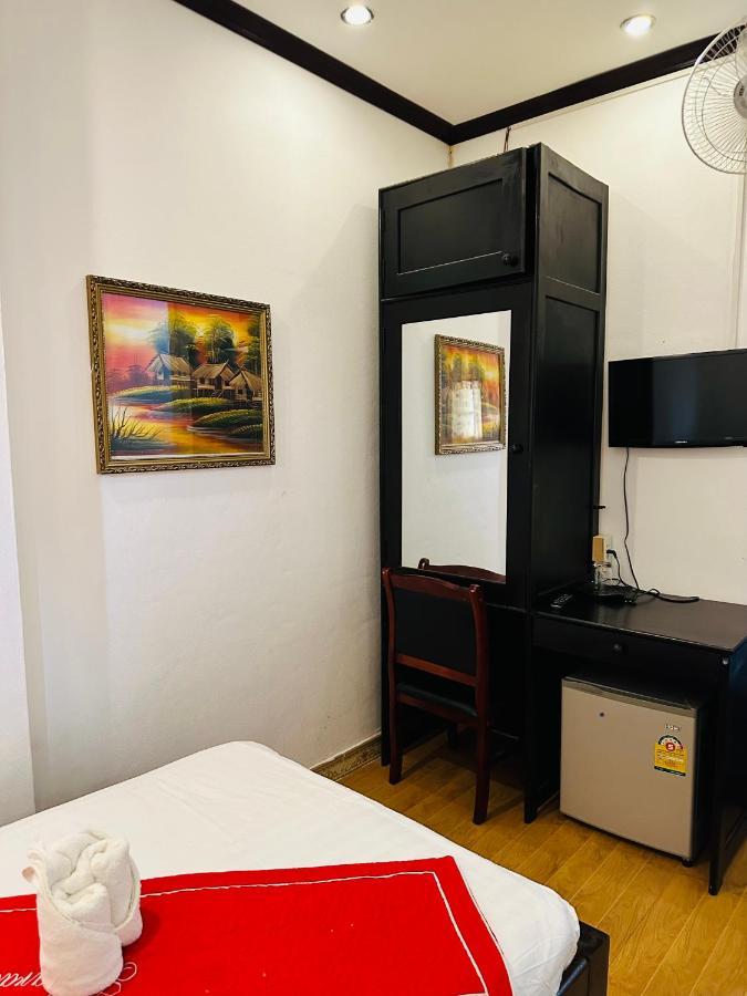 Singharat Boutique House Bed & Breakfast หลวงพระบาง ภายนอก รูปภาพ