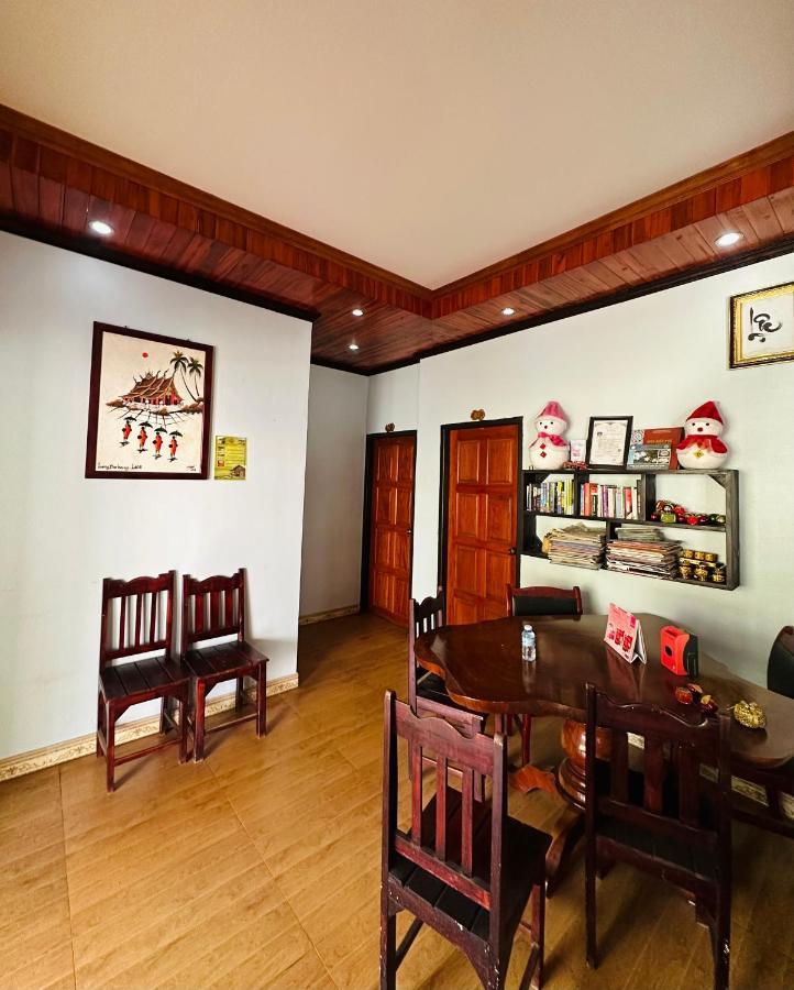 Singharat Boutique House Bed & Breakfast หลวงพระบาง ภายนอก รูปภาพ