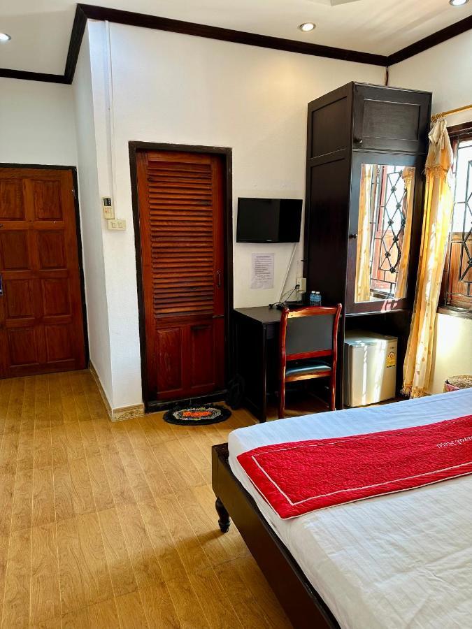 Singharat Boutique House Bed & Breakfast หลวงพระบาง ภายนอก รูปภาพ