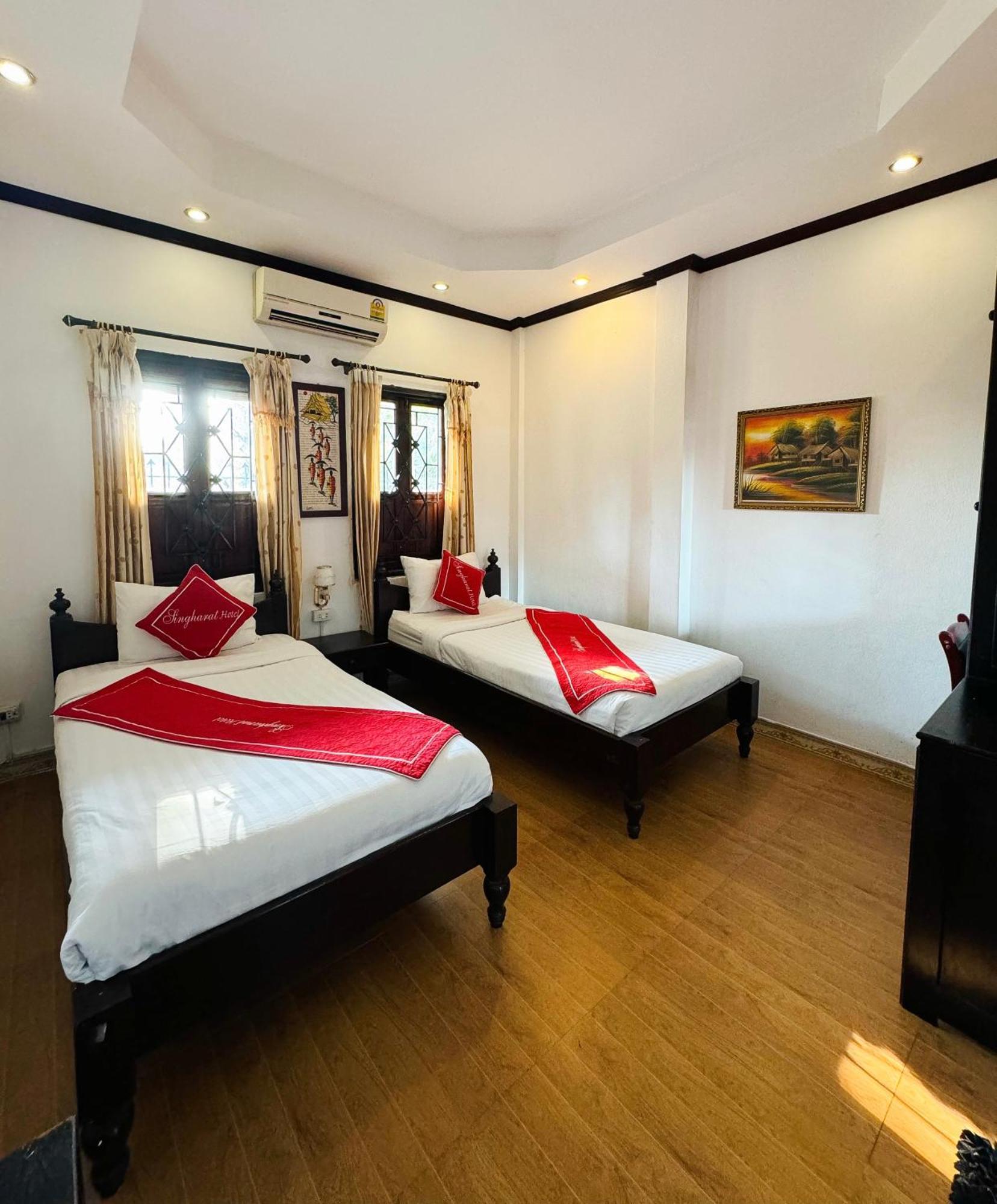 Singharat Boutique House Bed & Breakfast หลวงพระบาง ภายนอก รูปภาพ