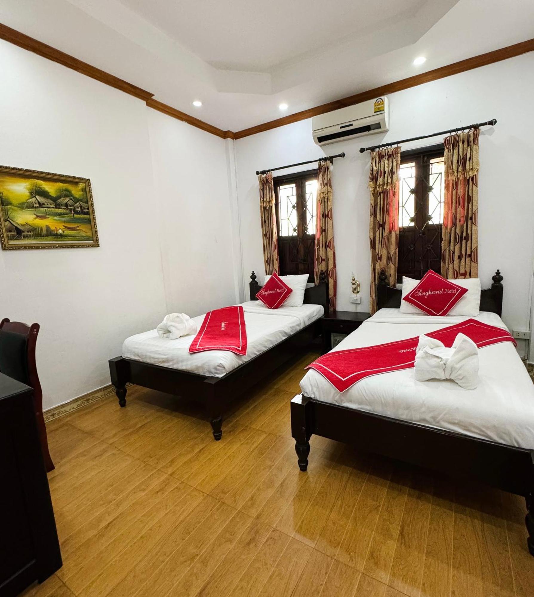 Singharat Boutique House Bed & Breakfast หลวงพระบาง ภายนอก รูปภาพ