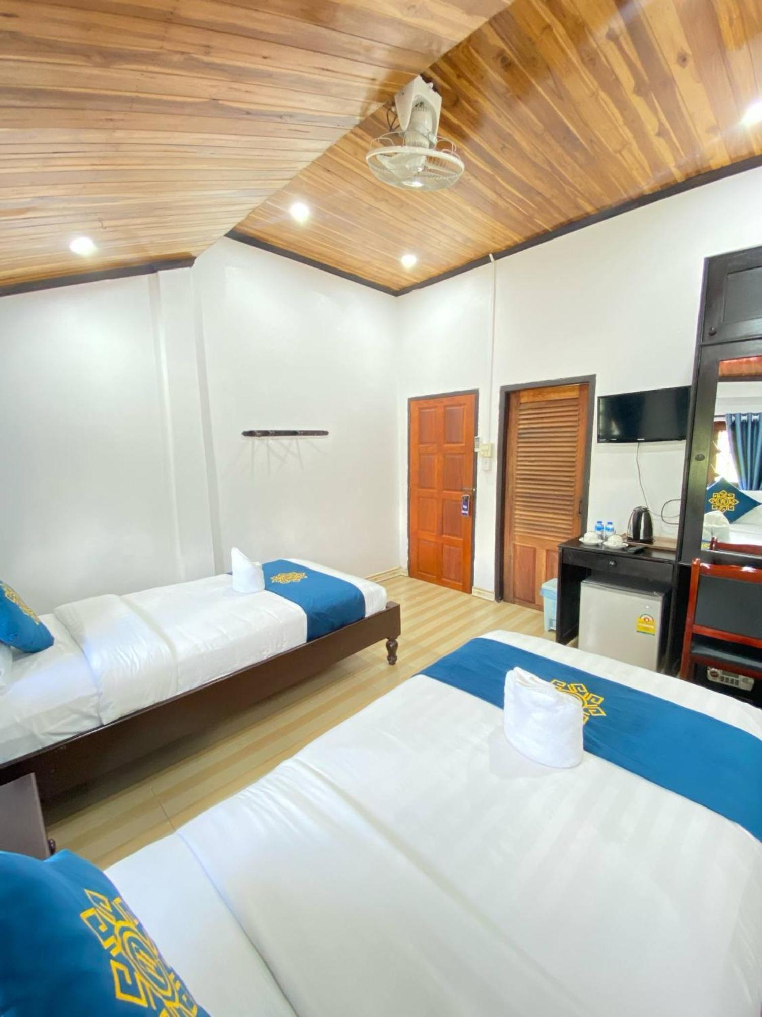 Singharat Boutique House Bed & Breakfast หลวงพระบาง ภายนอก รูปภาพ