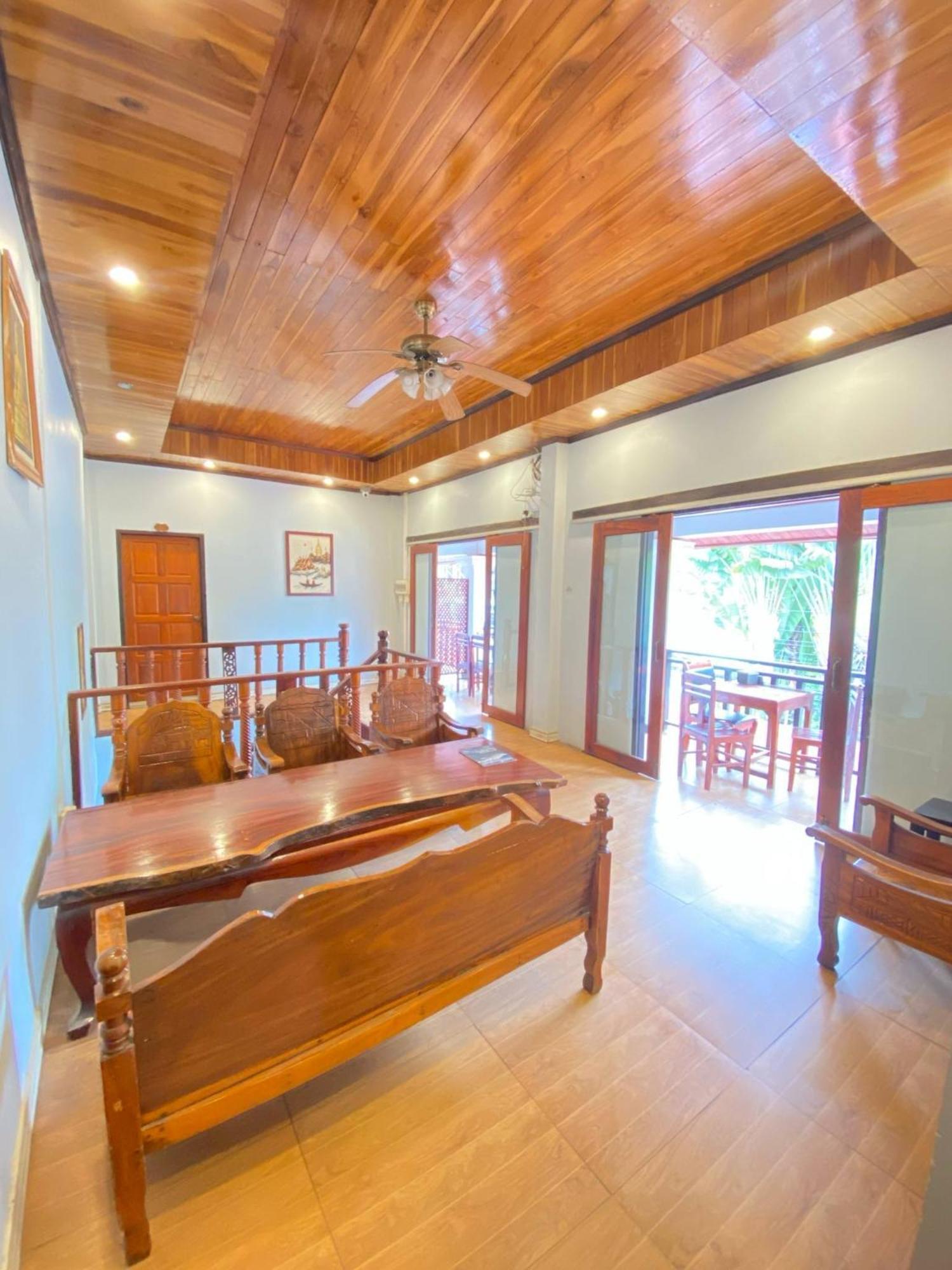 Singharat Boutique House Bed & Breakfast หลวงพระบาง ภายนอก รูปภาพ