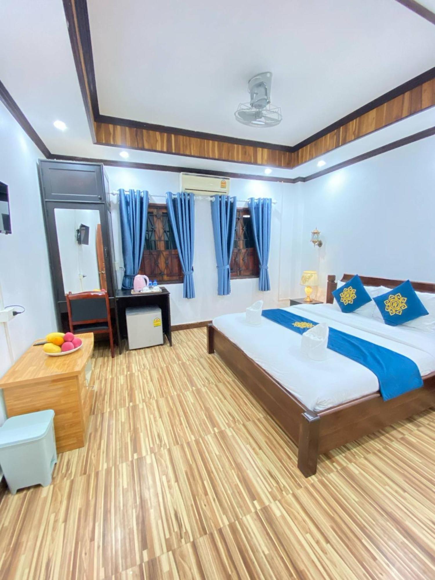 Singharat Boutique House Bed & Breakfast หลวงพระบาง ภายนอก รูปภาพ