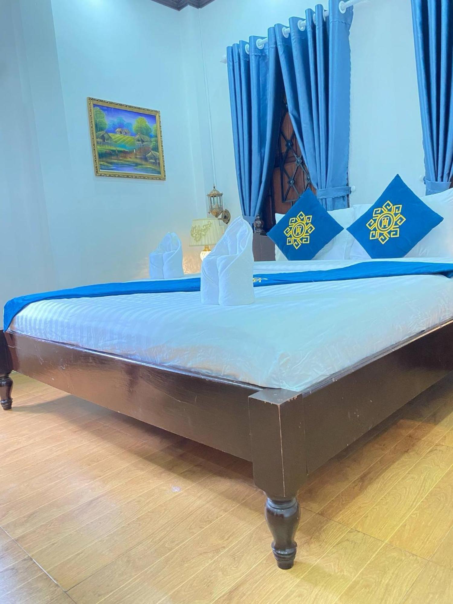 Singharat Boutique House Bed & Breakfast หลวงพระบาง ภายนอก รูปภาพ