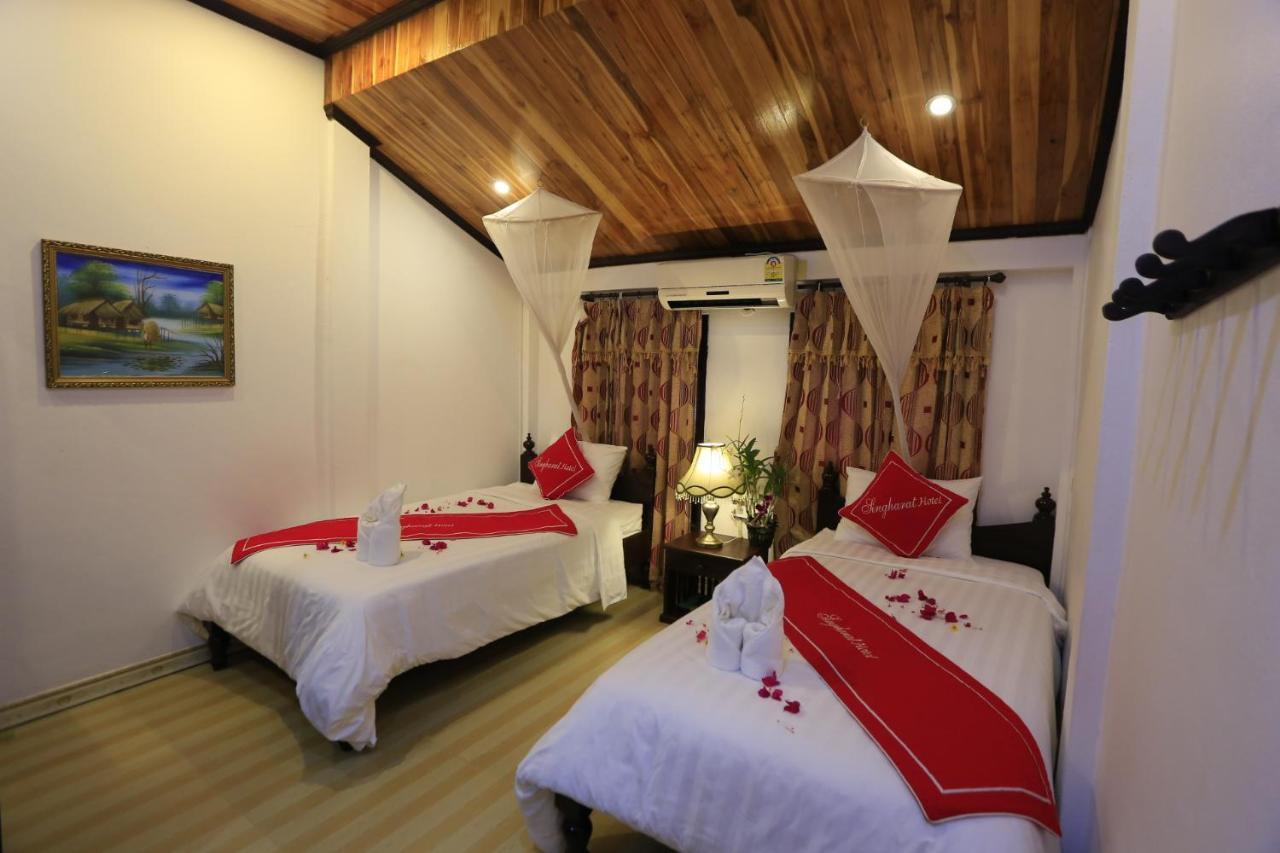 Singharat Boutique House Bed & Breakfast หลวงพระบาง ภายนอก รูปภาพ
