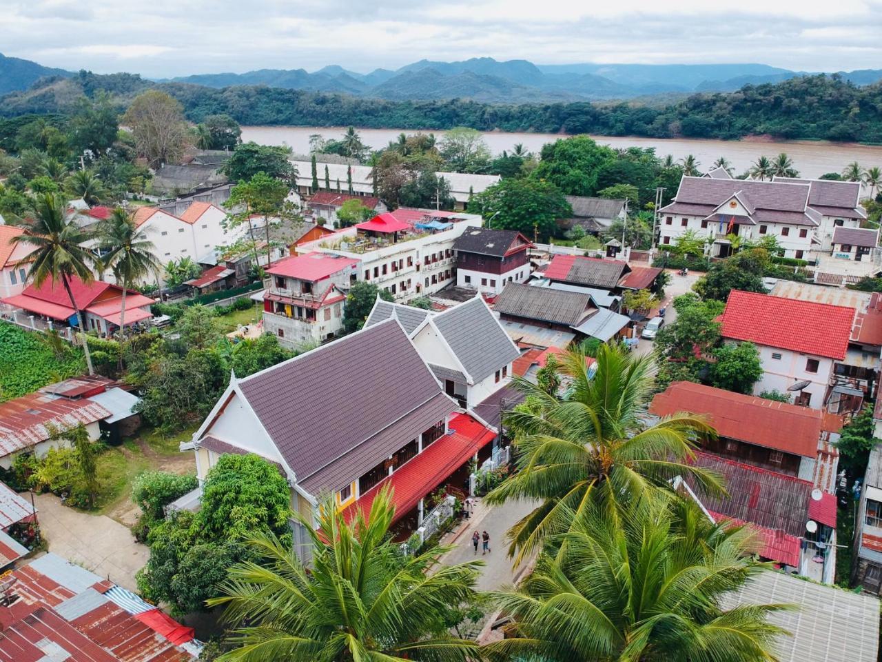 Singharat Boutique House Bed & Breakfast หลวงพระบาง ภายนอก รูปภาพ