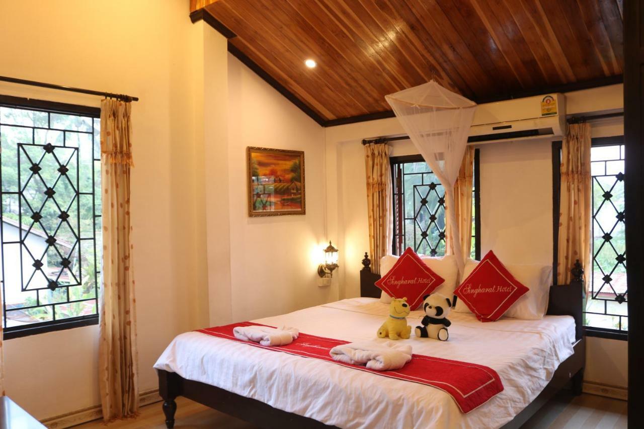 Singharat Boutique House Bed & Breakfast หลวงพระบาง ภายนอก รูปภาพ