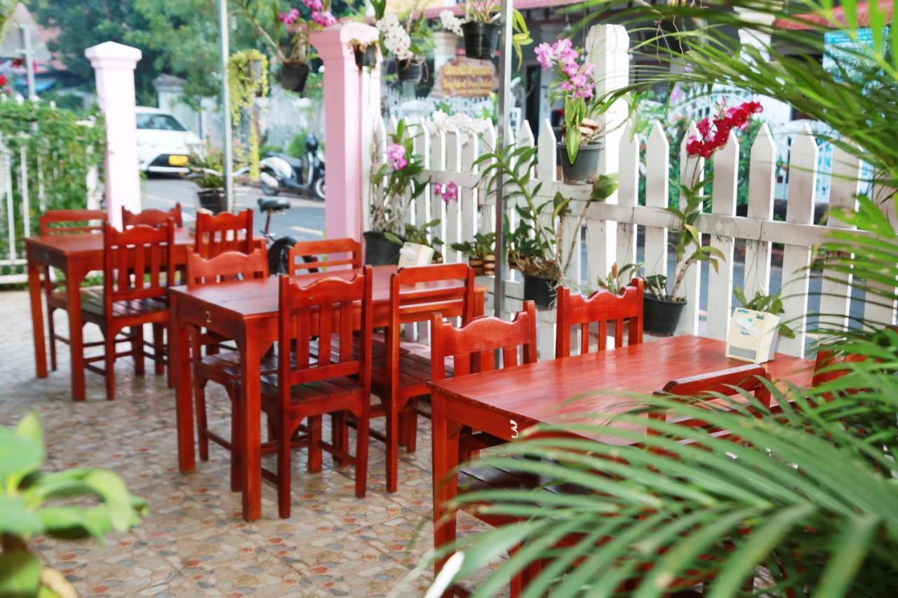 Singharat Boutique House Bed & Breakfast หลวงพระบาง ภายนอก รูปภาพ